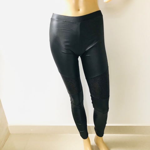 Calça Legging Preta Resinada P Nova