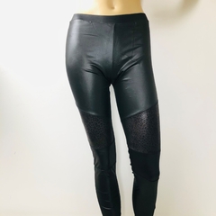 Calça Legging Preta Resinada P Nova na internet