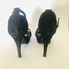 Sandália Salto Agulha Veludo Preta Mya Haas 37 - comprar online