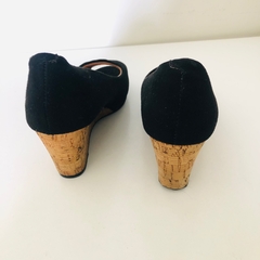 Sapato Peep Toe Preto em Suede Salto Cortiça Vizzano 35 - comprar online