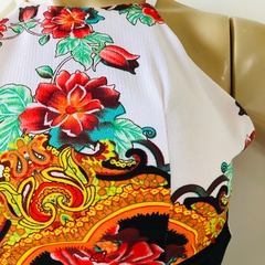 Blusa Cropped Frente Única Branca Estampa Floral com Bojo M na internet