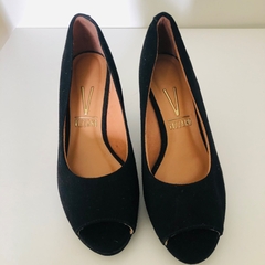 Imagem do Sapato Peep Toe Preto em Suede Salto Cortiça Vizzano 35