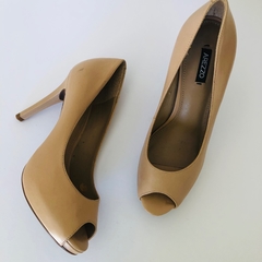Sapato Peep Toe Salto Fino Bege Nude Arezzo 35 - Brechó Bete Balanço