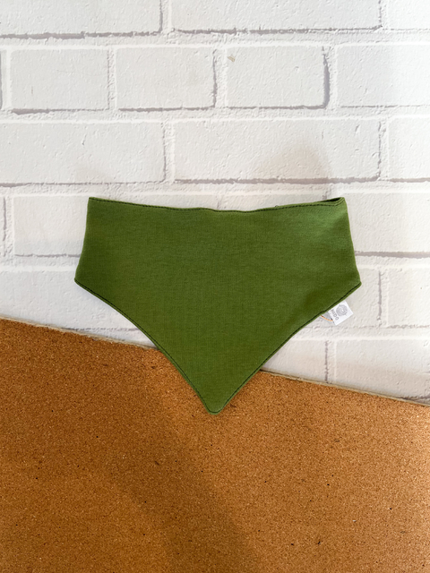 BABADOR BANDANA TRIANGULAR VERDE MILITAR