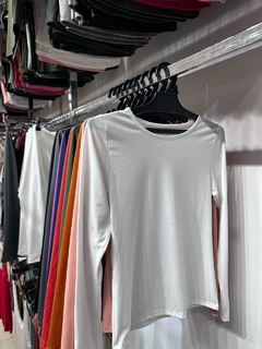 Imagen de Remera basica modal soft