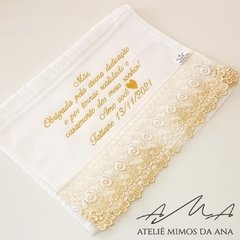 Toalha de Mão Bordada "Mãe" - Ateliê Mimos da Ana