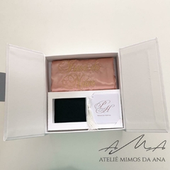 Caixa Paula e Hebert - 25 x 25 x 7 - Branca - Ateliê Mimos da Ana