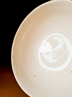 Bowl Off White Com Brilhos e Borda Dourada Shine - Mais Vida e Decor