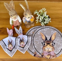 Conjunto Capa de Sousplat c/ Base Mdf com Guardanapo e Porta Guardanapo Coelho - Mais Vida e Decor