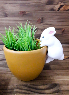 Imagem do Enfeite Decoração de Páscoa Coelhinho Agarradinho de Pendurar
