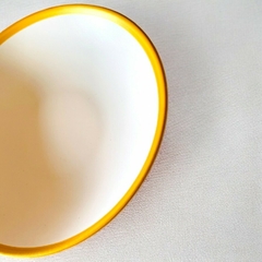Imagem do Prato Fundo Branco com Borda Dourada