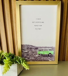 Quadro Decorativo Com Moldura Dourada