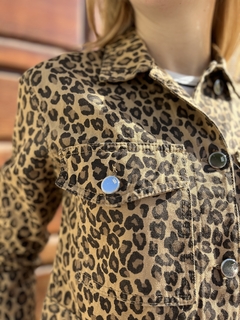CAMPERA ASHERA VTE ANIMAL PRINT en internet