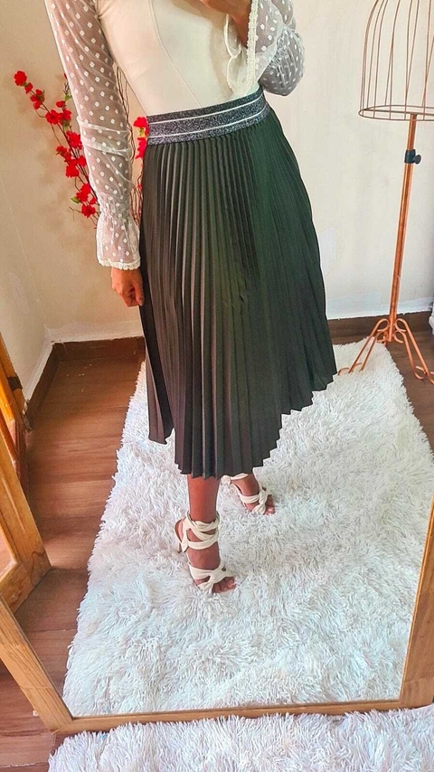 Saia Midi Plissada Verde Militar
