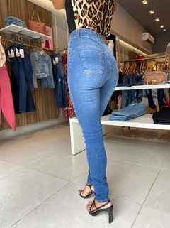 Calça Jeans Rasgada Cintura Alta - Lojas Planetta