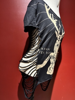 Blusa “Satan Loves You” - Quartodeveludo