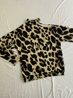 BUZO CON ABERTURA EN UN HOMBRO *LANILLA PRINT* - comprar online