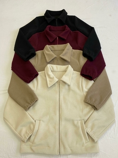 Imagen de CAMPERA CON CUELLO Y BOLSILLOS *PAÑO CON PIEL*