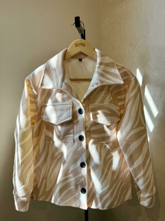 TAPADO CON BOLSILLOS *PAÑO ESTAMPADO* - comprar online