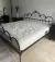 (FJC) Cama de hierro de Agustina Cerato (s/colchón) / 200 x 210 x 35