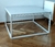 (CF) Mesa ratona con tapa de mármol y estructura de caño de hierro pintado de blanco / 70x70x40