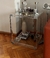 (CF) Mesa ratona con base de acrílico y tapa de vidrio, y dos mesas auxiliares de lo mismo/ 95x130x38 ratona // 55x55x65 auxiliares - comprar online