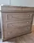 (JF) Cuna madera de Lebon con Barandas de transición, chichonera y acolchado y comoda con cambiador / 150 x 92 x 30 / 110 x 45 x 85 - comprar online