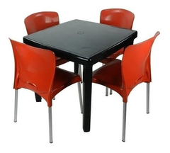 Conjunto 1 Mesa Quadrada E 4 Cadeiras Com Pés De Alumínio na internet