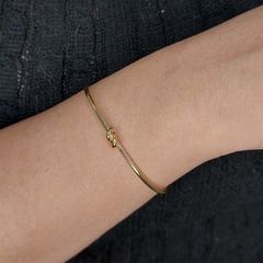 Bracelete Fino Com Nó Folheado Em Ouro 18k - comprar online