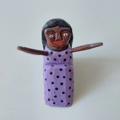 Escultura menina sentada - Aldemir Elias, Mito Artesão