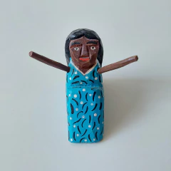 Escultura menina sentada - Aldemir Elias, Mito Artesão