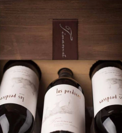 Estuche Madera Las Perdices Tinamu x 750 c.c. x 6 botellas