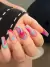 Unhas postiças decoradas listras azul, roxo e rosa na internet