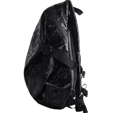 Mochila Impermeável Camuflada Expansiva Espaço p/ Capacete - comprar online