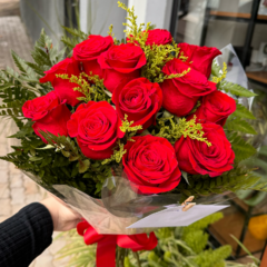 Buquê de 12 Rosas Vermelhas - comprar online