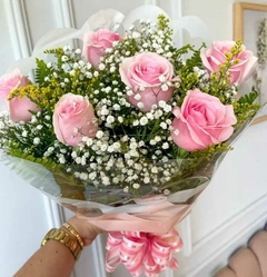 Buquê de 12 Rosas cor de Rosa
