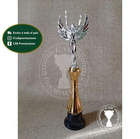 Trofeo Souvenir triunfo alado mediano plateado standard c/col alta en BN