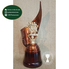 Trofeo metálico c/ figura atletismo maratón 2D plás. BM - Envolvente -