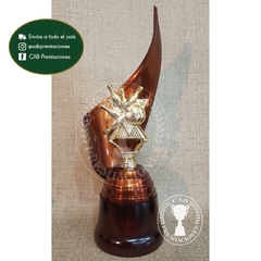 Trofeo metálico c/ figura bowling bolos plás. BM - Envolvente -