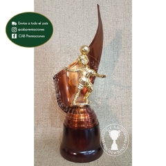 Trofeo metálico c/ figura fútbol infantil o freestyle plás. BM - Envolvente -