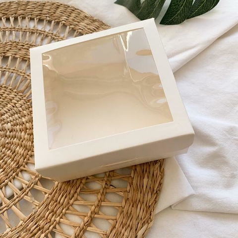 CAJA BLANCA CON VISOR (12x12x5 cm)