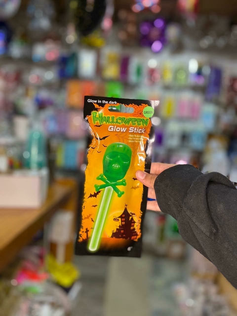 Varitas Calaveras. Son fluo pero no brillan.