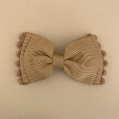 Laços com pompom - Entrelaços