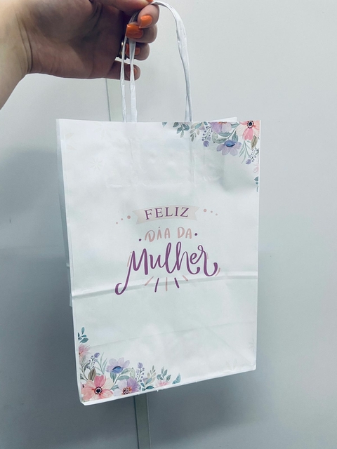 SACOLA DE PAPEL BRANCA DIA DAS MULHERES 18X25X10CM UNIDADE