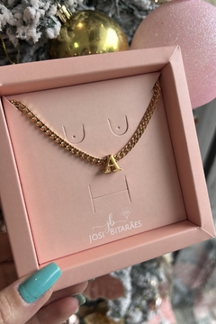 Choker inicial elos corrente banhada ouro 18k