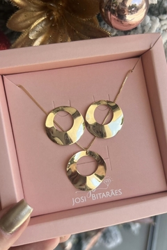 Conjunto orgânico redondo banhado em ouro 18k