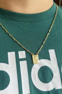 Escapulário masculino banhado em ouro 18k - comprar online