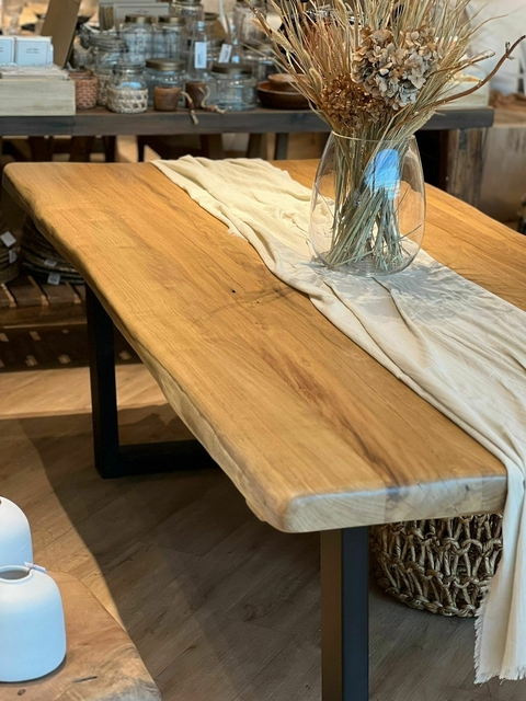 Mesa LAUREL