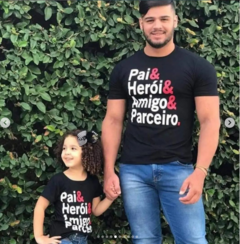 Kit 2 Blusas Tal Pai Tal Filho Filha Pai Heroi Amiigo Parc