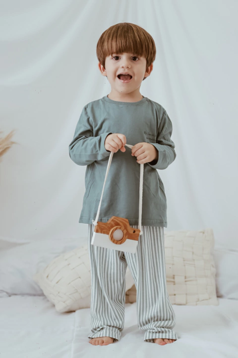 Pijama Infanto-Juvenil Masculino Raízes - comprar online